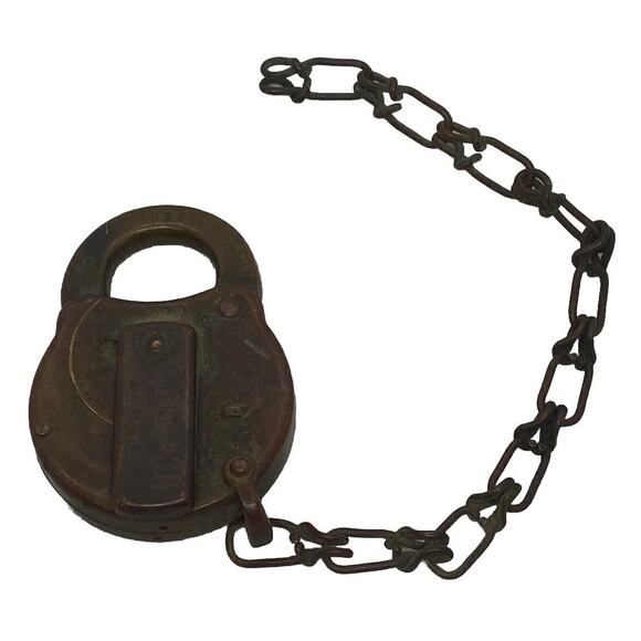 Antique Yale and Town MFG CO Pad Lock Cast Iron Heart Shape 9” Chain No Key - Picture 3 of 15